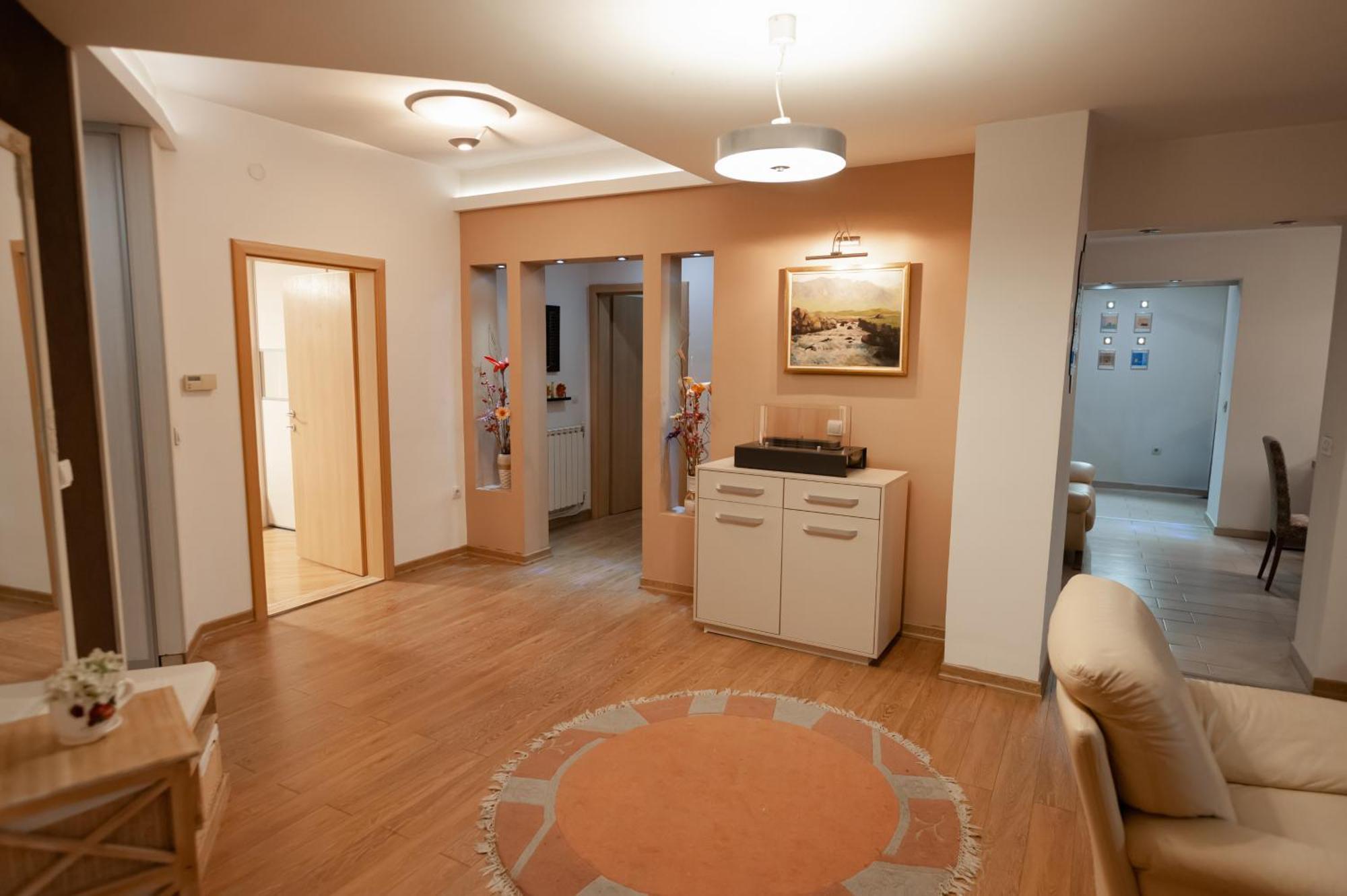 Grand Central Apartment Skopje Exteriör bild